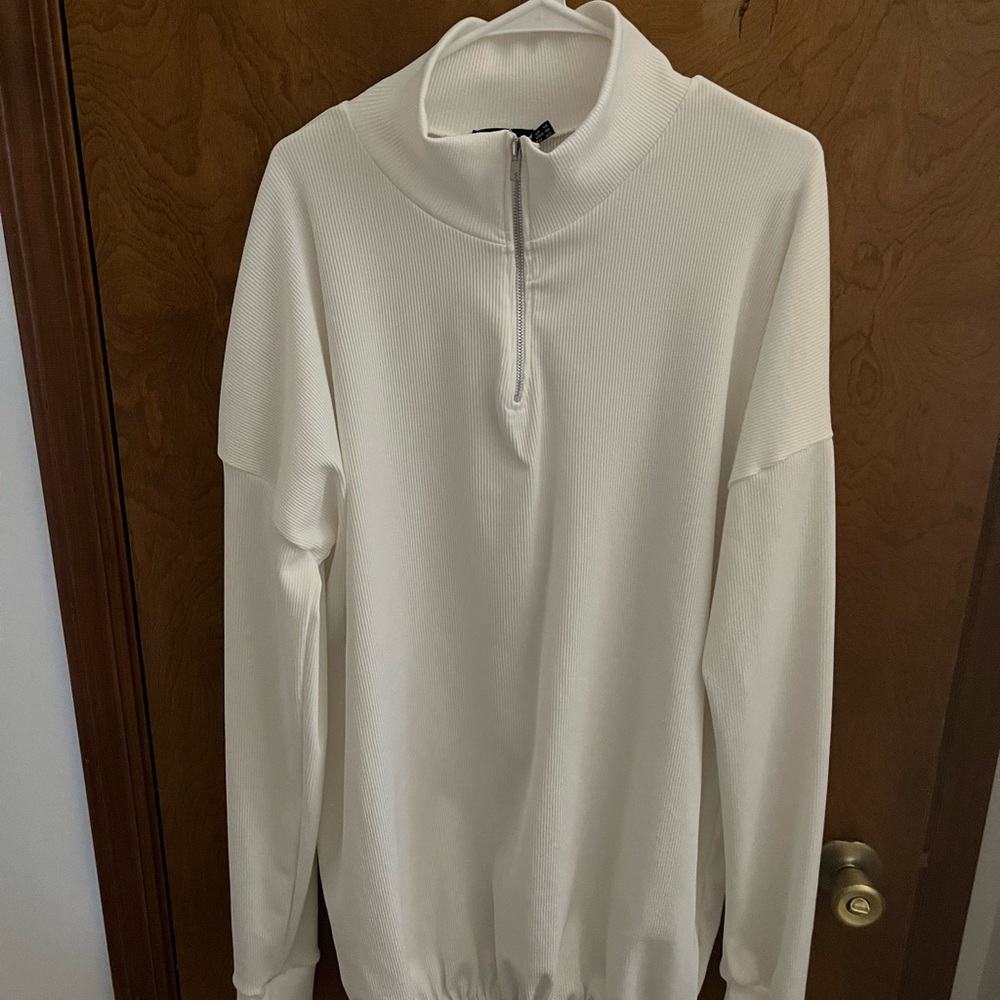 Pretty little thing - white sweater dress